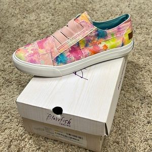 New Womens Sneaker size 7.5